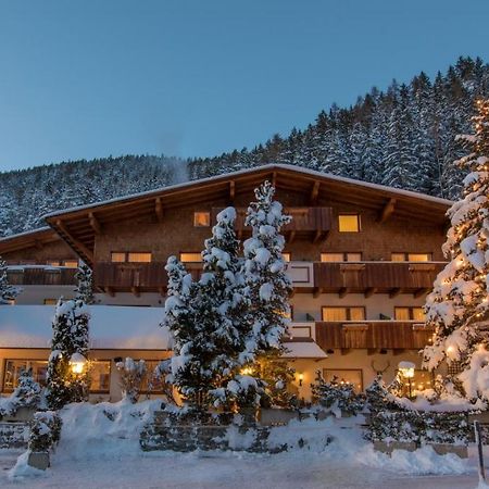 Hotel Pettneuerhof Петной-ам-Арльберг Экстерьер фото