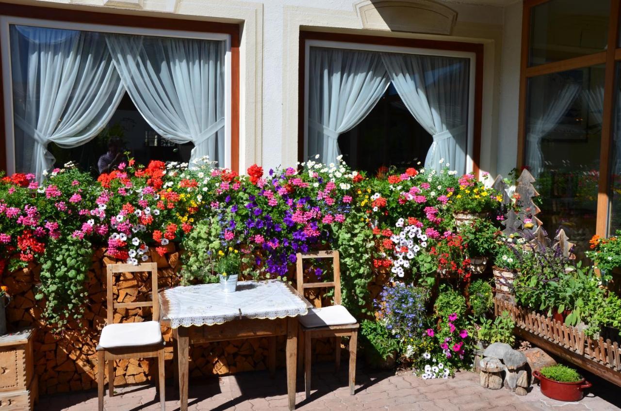Hotel Pettneuerhof Петной-ам-Арльберг Экстерьер фото