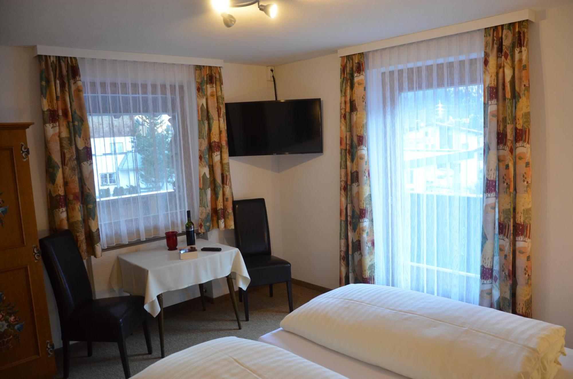Hotel Pettneuerhof Петной-ам-Арльберг Экстерьер фото