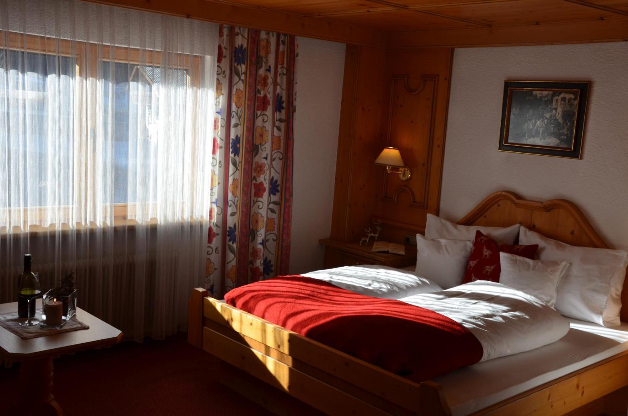 Hotel Pettneuerhof Петной-ам-Арльберг Экстерьер фото