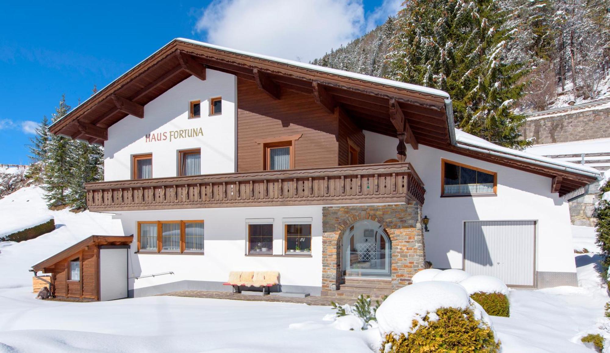 Hotel Pettneuerhof Петной-ам-Арльберг Экстерьер фото